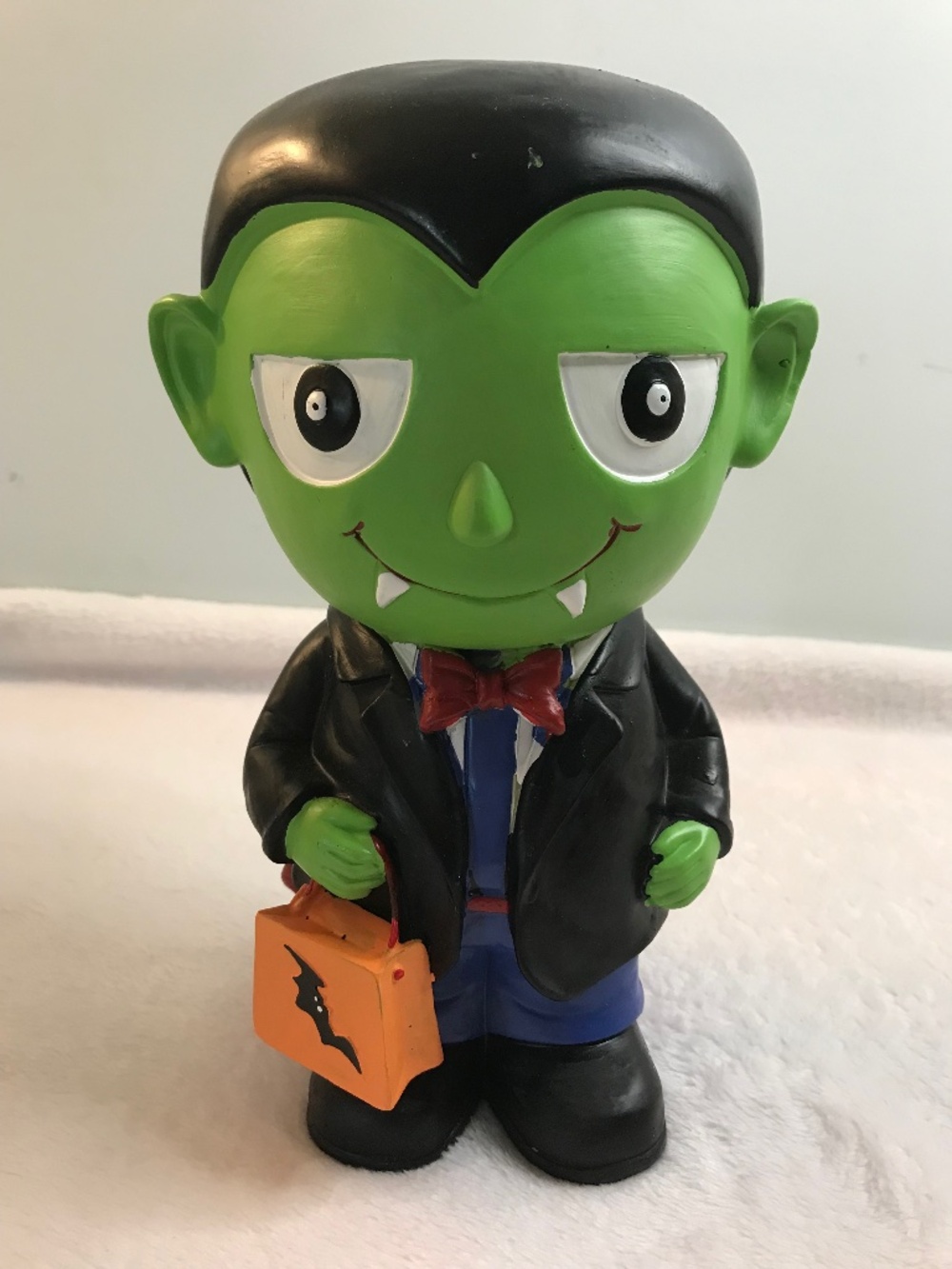 Little Green Vampire 10"